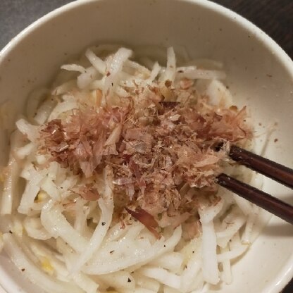 新玉ねぎの代わりに大根で作りました！レモンがあったので刻んで入れて。爽やかおいしかったです♪